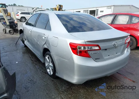 2014 Toyota Camry Se z USA, uszkodzony, nr VIN 4T1BF1FK5EU305317